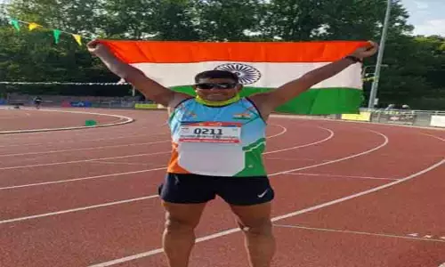 ஸ்ரீவில்லிபுத்தூர் சப்-இன்ஸ்பெக்டர் தங்கப்பதக்கம் வென்றார் ஸ்ரீவில்லிபுத்தூர் சப்-இன்ஸ்பெக்டர் தங்கப்பதக்கம் வென்றார்