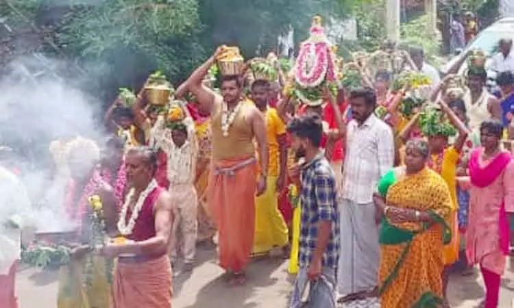 அங்காள பரமேஸ்வரி அம்மன் கோவில் பால்குட திருவிழா அங்காள பரமேஸ்வரி அம்மன் கோவில் பால்குட திருவிழா