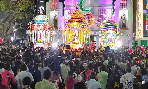 ராமேஸ்வரம் அருகே புனித சந்தியாகப்பர் ஆலய திருவிழா - 50 ஆயிரத்துக்கு மேற்பட்ட பக்தர்கள் பங்கேற்பு