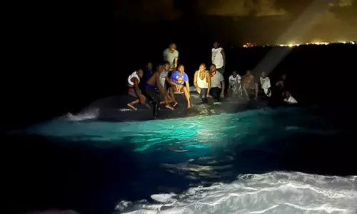 பகாமசில் படகு கவிழ்ந்தது; ஹைதி நாட்டு அகதிகள் 17 பேர் பலி