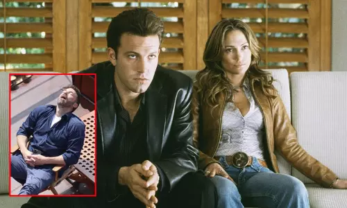 சொகுசு கப்பலில் ஹனிமூன் சென்ற இடத்தில் அசந்து தூங்கிய பிரபல நடிகர்; வைரலான புகைப்படம் சொகுசு கப்பலில் ஹனிமூன் சென்ற இடத்தில் அசந்து தூங்கிய பிரபல நடிகர்; வைரலான புகைப்படம்