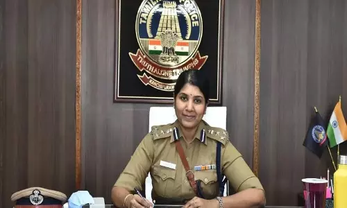 பணியின்போது போலீஸ்காரருக்கு திடீர் நெஞ்சுவலி; ஆஸ்பத்திரிக்கு சென்று காஞ்சீபுரம் டி.ஐ.ஜி. நலம் விசாரிப்பு