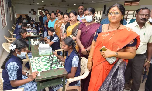 கிருஷ்ணகிரியில் மாவட்ட செஸ் போட்டி கிருஷ்ணகிரியில் மாவட்ட செஸ் போட்டி