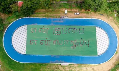 மாணவ-மாணவிகள் நூதன விழிப்புணர்வு