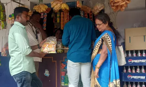 புகையிலை பொருட்கள் விற்றகடை உரிமையாளர்களுக்கு அபராதம் புகையிலை பொருட்கள் விற்றகடை உரிமையாளர்களுக்கு அபராதம்