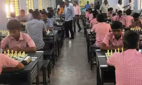 கரூர் மாவட்ட அளவிலான செஸ் போட்டி கரூர் மாவட்ட அளவிலான செஸ் போட்டி
