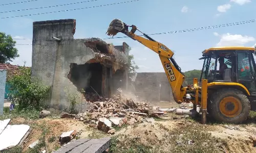 ஆக்கிரமிப்பு வீடுகள் அகற்றம்