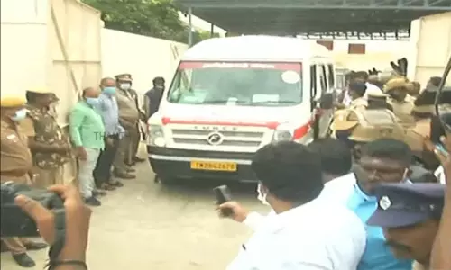 திருவள்ளூர் பள்ளி மாணவி உடல் பெற்றோரிடம் ஒப்படைப்பு