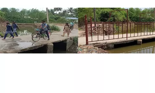 தரைப்பாலத்தில் இரும்பு தடுப்பு அமைக்கப்பட்டது