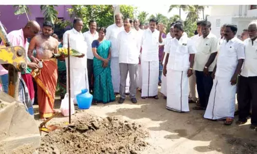 ரூ.15 லட்சத்தில் சாலை அமைக்கும் பணி