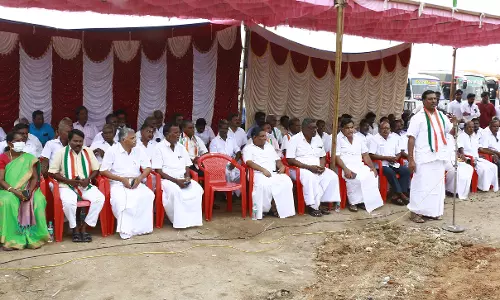 விழுப்புரம், திண்டிவனத்தில் காங்கிரசார் போராட்டம்