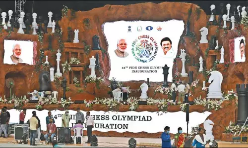 செஸ் ஒலிம்பியாட் தொடக்க விழா: நேரு உள் விளையாட்டு அரங்கில் முழுவீச்சில் பணிகள் தீவிரம்