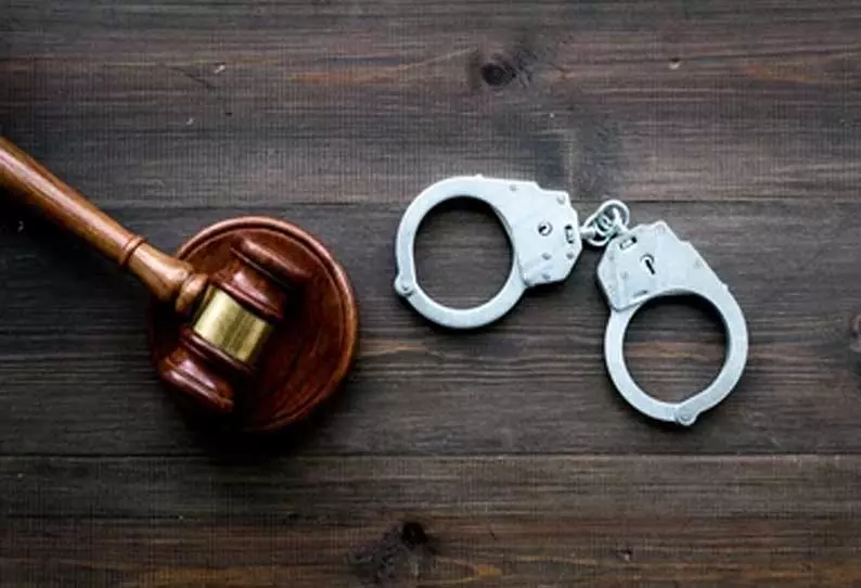 9 வயது சிறுமி பாலியல் பலாத்காரம்: வளர்ப்பு தந்தை கைது 9 வயது சிறுமி பாலியல் பலாத்காரம்: வளர்ப்பு தந்தை கைது