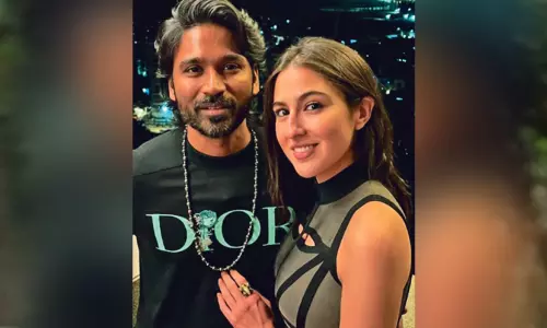 தனுசுடன் நெருக்கம் காட்டும் இந்தி நடிகை