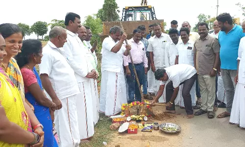 ரூ.4¼ கோடியில் தார்சாலை அமைக்க பூமி பூஜை