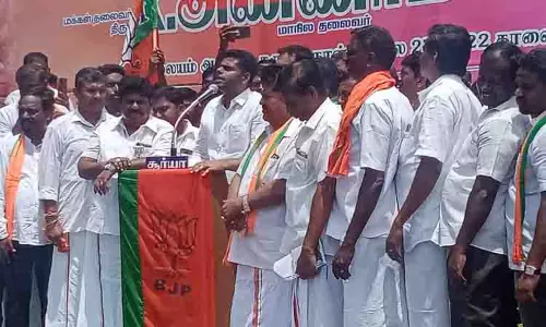 செயற்கை மின்தட்டுப்பாட்டை உருவாக்கி தனியாரிடம் இருந்து மின்சாரம் வாங்கி கொள்ளையடிக்கிறார்கள்: அண்ணாமலை குற்றச்சாட்டு செயற்கை மின்தட்டுப்பாட்டை உருவாக்கி தனியாரிடம் இருந்து மின்சாரம் வாங்கி கொள்ளையடிக்கிறார்கள்: அண்ணாமலை குற்றச்சாட்டு