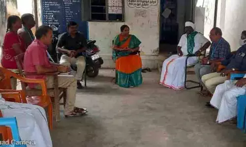 வாழ்வாதாரத்தை மேம்படுத்துவது குறித்த விழிப்புணா்வு கூட்டம்