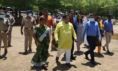 பெற்றோரிடம் தேசிய குழந்தைகள் பாதுகாப்பு ஆணைய குழுவினர் விசாரணை பெற்றோரிடம் தேசிய குழந்தைகள் பாதுகாப்பு ஆணைய குழுவினர் விசாரணை