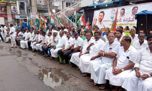 ராகுல்காந்தி எம்.பி. கைதை கண்டித்து காங்கிரசார் போராட்டம்