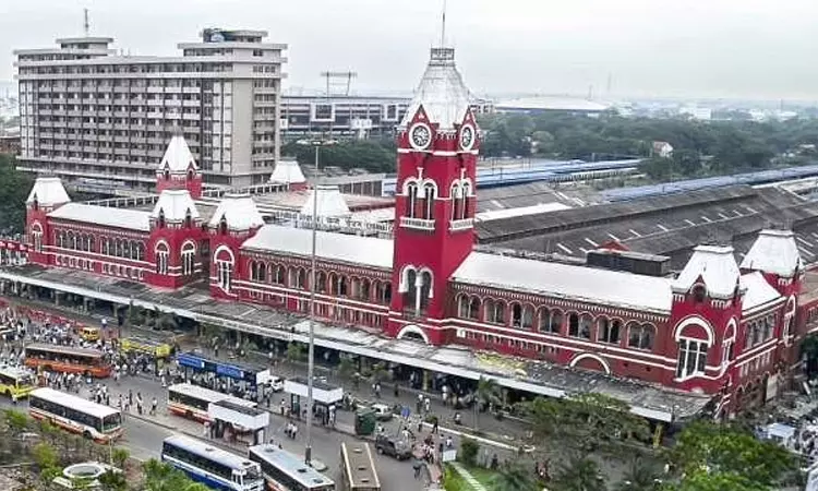 பிரதமர் வருகை எதிரொலி: சென்டிரல் ரெயில் நிலையத்தில் மூன்றடுக்கு பாதுகாப்பு பிரதமர் வருகை எதிரொலி: சென்டிரல் ரெயில் நிலையத்தில் மூன்றடுக்கு பாதுகாப்பு