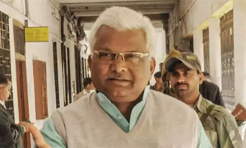 ரெயில்வே ஊழல் வழக்கு: லாலு பிரசாத் யாதவின் முன்னாள் உதவியாளர் கைது ரெயில்வே ஊழல் வழக்கு: லாலு பிரசாத் யாதவின் முன்னாள் உதவியாளர் கைது