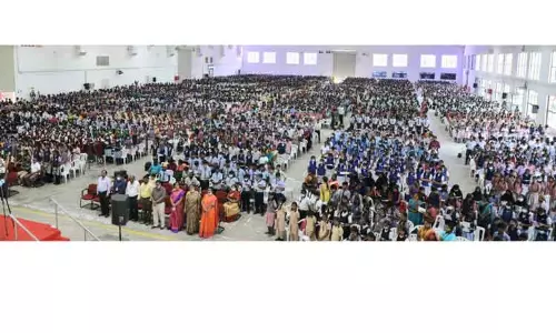 ஒரே நேரத்தில் 5 ஆயிரம் மாணவர்கள் திருக்குறள் வாசித்தனர்