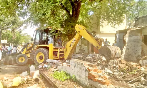 சாலை ஆக்கிரமிப்புகள் அகற்றம் சாலை ஆக்கிரமிப்புகள் அகற்றம்