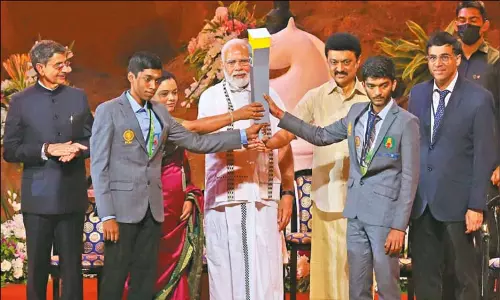 சென்னையில் செஸ் ஒலிம்பியாட் போட்டி தொடக்கம்: பிரதமர் மோடி, முதல்-அமைச்சர் பங்கேற்பு