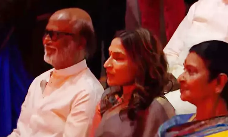 செஸ் ஒலிம்பியாட் தொடக்க நிகழ்ச்சியில்... ... #லைவ் அப்டேட்ஸ் செஸ் ஒலிம்பியாட்: வணக்கம் என தமிழில் பேசி உரையை தொடங்கினார் பிரதமர் மோடி செஸ் ஒலிம்பியாட் தொடக்க நிகழ்ச்சியில்... ... #லைவ் அப்டேட்ஸ் செஸ் ஒலிம்பியாட்: வணக்கம் என தமிழில் பேசி உரையை தொடங்கினார் பிரதமர் மோடி