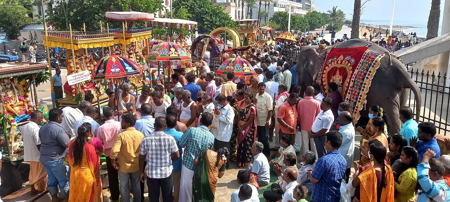 கடற்கரை, திருக்காஞ்சியில் முன்னோர்களுக்கு தர்ப்பணம் கடற்கரை, திருக்காஞ்சியில் முன்னோர்களுக்கு தர்ப்பணம்