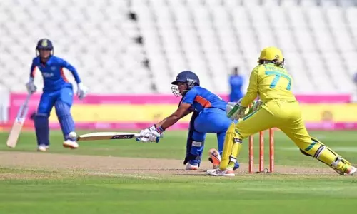 காமன்வெல்த் போட்டி: ஆஸ்திரேலியாவிற்கு 155 ரன்கள் இலக்கு நிர்ணயித்தது இந்திய மகளிர் அணி காமன்வெல்த் போட்டி: ஆஸ்திரேலியாவிற்கு 155 ரன்கள் இலக்கு நிர்ணயித்தது இந்திய மகளிர் அணி