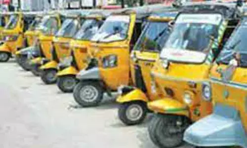 புனேயில் ஆட்டோ கட்டண உயர்வு நிறுத்தி வைப்பு