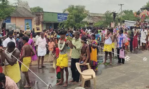 மகாமாரியம்மன் கோவிலில் செடல் திருவிழா மகாமாரியம்மன் கோவிலில் செடல் திருவிழா