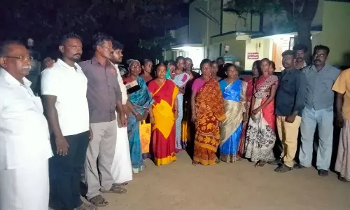 துணை சூப்பிரண்டு அலுவலகத்தை கிராம மக்கள் முற்றுகை துணை சூப்பிரண்டு அலுவலகத்தை கிராம மக்கள் முற்றுகை