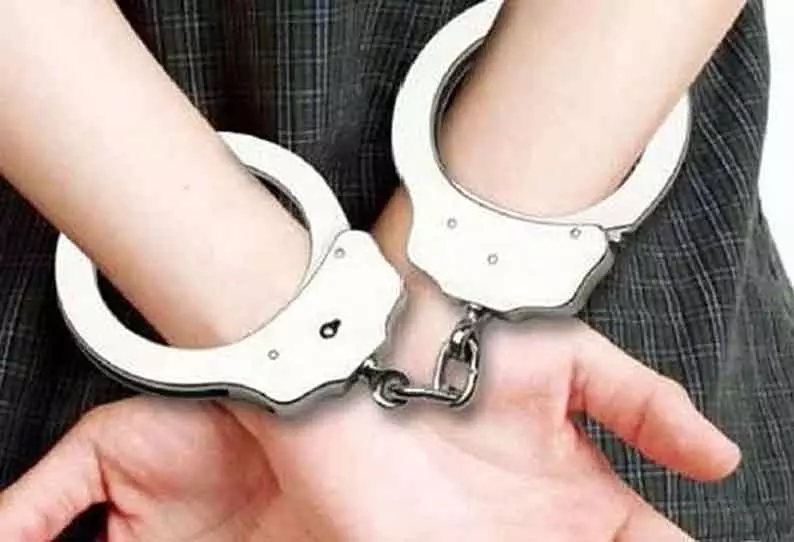 மது விற்றவர் கைது மது விற்றவர் கைது