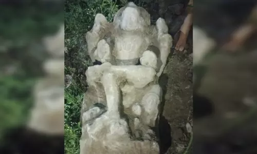 விரிஞ்சிபுரம் மார்க்கபந்தீஸ்வரர் கோவிலில் தட்சணாமூர்த்தி சிலை கண்டெடுப்பு விரிஞ்சிபுரம் மார்க்கபந்தீஸ்வரர் கோவிலில் தட்சணாமூர்த்தி சிலை கண்டெடுப்பு