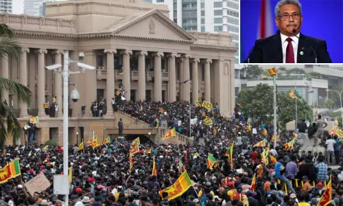 இலங்கை அதிபர் மாளிகைக்குள் கட்டுக்கட்டாக கிடைத்த பணம் 3 வாரங்களுக்கு பின் கோர்ட்டில் ஒப்படைப்பு! இலங்கை அதிபர் மாளிகைக்குள் கட்டுக்கட்டாக கிடைத்த பணம் 3 வாரங்களுக்கு பின் கோர்ட்டில் ஒப்படைப்பு!