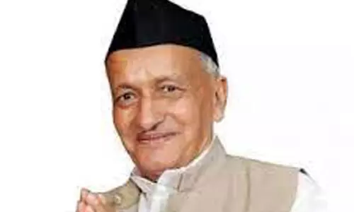 குஜராத், ராஜஸ்தான் மக்களை வெளியேற்றினால் மும்பை நாட்டின் நிதி தலைநகராக இருக்காது - கவர்னர் சர்ச்சை பேச்சுக்கு கடும் எதிர்ப்பு குஜராத், ராஜஸ்தான் மக்களை வெளியேற்றினால் மும்பை நாட்டின் நிதி தலைநகராக இருக்காது - கவர்னர் சர்ச்சை பேச்சுக்கு கடும் எதிர்ப்பு