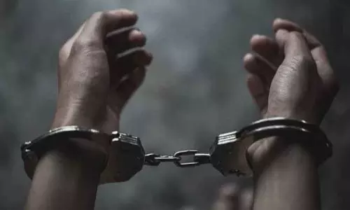 காதலியை கவர்வதற்காக ஏடிஎம்மில் கொள்ளையடிக்க முயன்ற இருவர் கைது