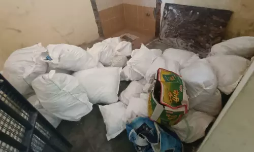 பெங்களூருவில் இருந்து மதுரைக்கு காரில் கடத்த முயன்ற குட்கா பறிமுதல்