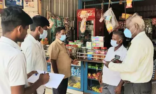 தஞ்சை அருகே கடைகளில் அதிகாரிகள் சோதனை