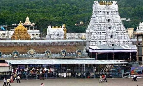 திருப்பதியில் 3 வாரங்களுக்கு பிறகு பக்தர்கள் கூட்டம் அதிகரிப்பு திருப்பதியில் 3 வாரங்களுக்கு பிறகு பக்தர்கள் கூட்டம் அதிகரிப்பு