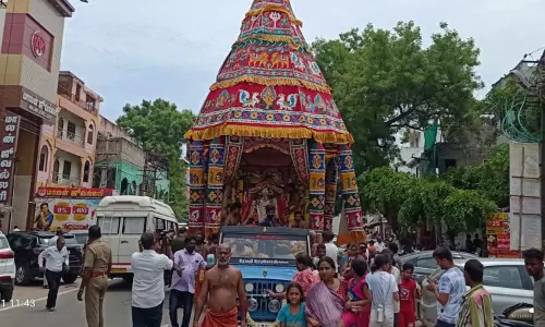 சிதம்பரம் கீழத்தெரு    மாரியம்மன் கோவில் தேரோட்டம்