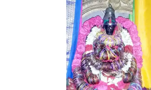 கோவிலில் ஆடிப்பூர விழா கோவிலில் ஆடிப்பூர விழா