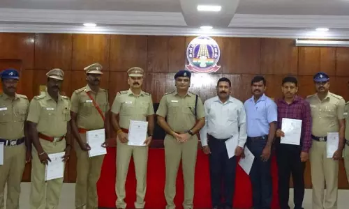 சிறப்பாக பணியாற்றிய போலீசாருக்கு வெகுமதி