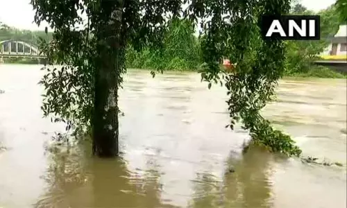 அச்சன்கோவில் அருகே அருவியில் திடீர் வெள்ளப்பெருக்கு - ஒருவர் உயிரிழப்பு