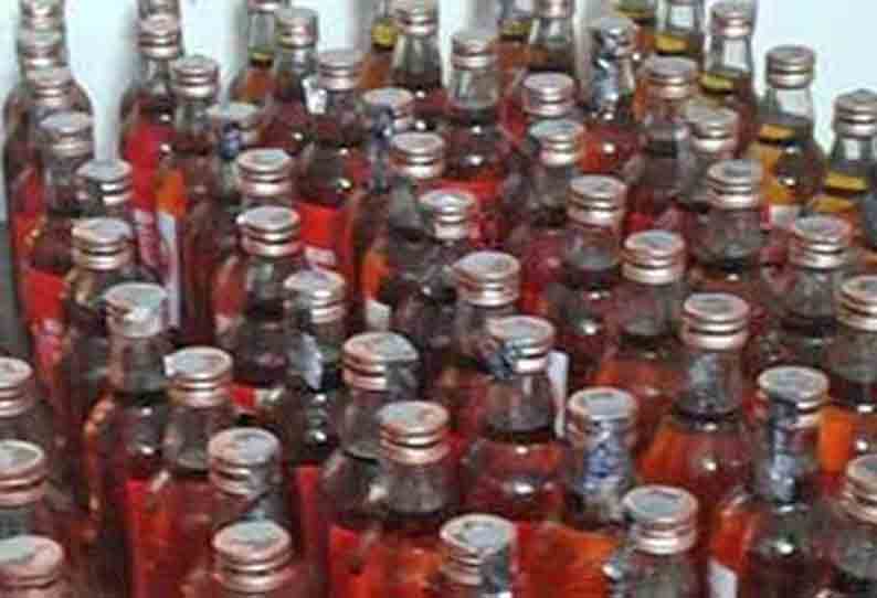 54 மது பாட்டில்கள் பறிமுதல் 54 மது பாட்டில்கள் பறிமுதல்