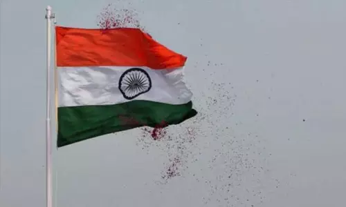 பள்ளி, கல்லூரிகளில் தேசியக்கொடி ஏற்றுவதற்கான வழிகாட்டு நெறிமுறைகள் வெளியீடு பள்ளி, கல்லூரிகளில் தேசியக்கொடி ஏற்றுவதற்கான வழிகாட்டு நெறிமுறைகள் வெளியீடு