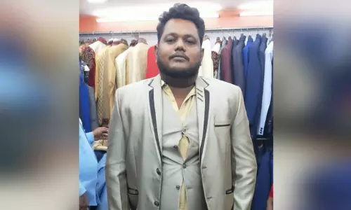 சென்னை: ஏ.சி. வெடித்து பயங்கர தீ விபத்து; தூங்கிக் கொண்டிருந்தவர் பலியான சோகம் சென்னை: ஏ.சி. வெடித்து பயங்கர தீ விபத்து; தூங்கிக் கொண்டிருந்தவர் பலியான சோகம்
