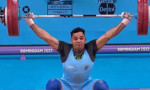 காமன்வெல்த் பளுதூக்குதல் போட்டி : நூலிழையில் பதக்கத்தை தவறவிட்ட அஜய் சிங் காமன்வெல்த் பளுதூக்குதல் போட்டி : நூலிழையில் பதக்கத்தை தவறவிட்ட அஜய் சிங்